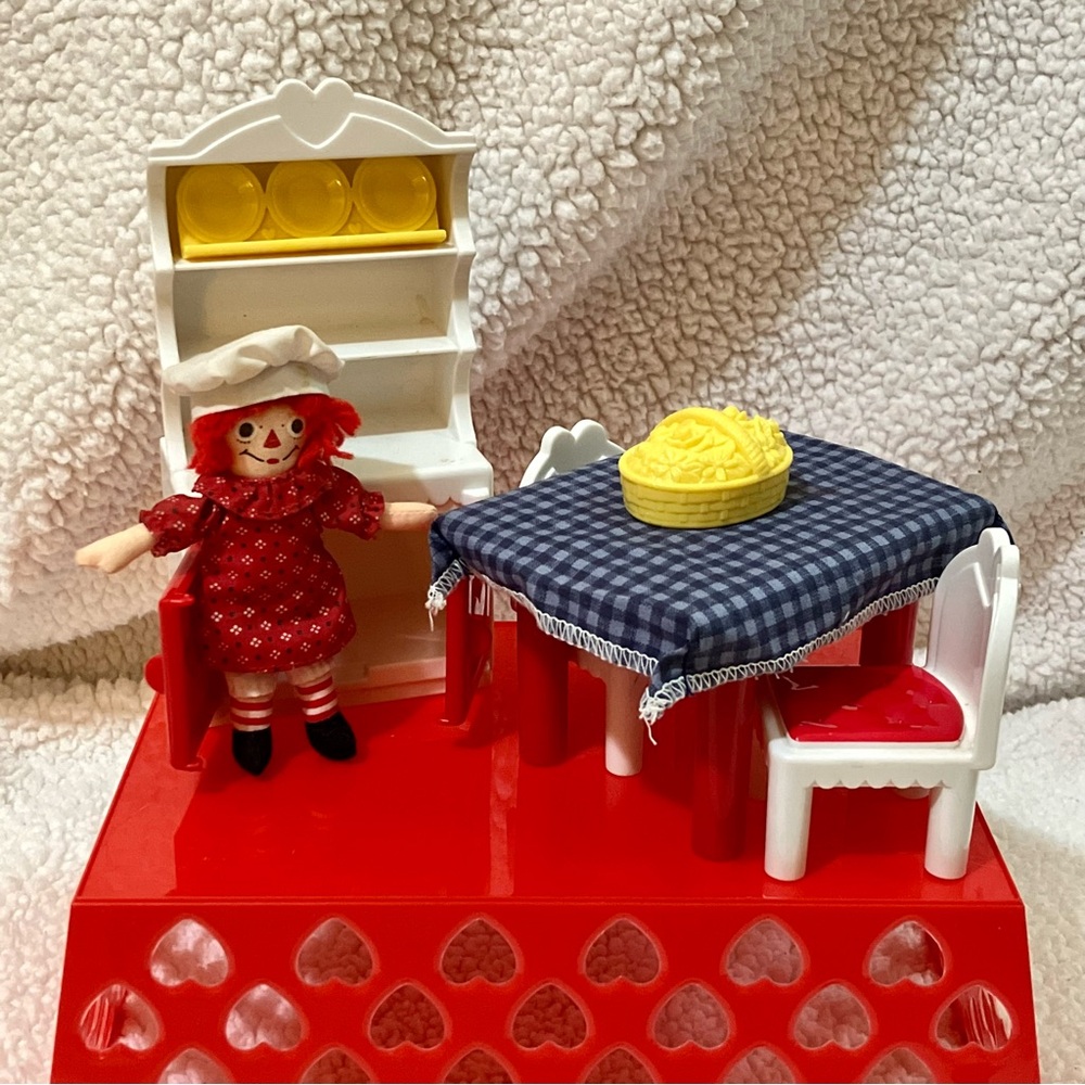Vintage 1997 Hasbro “Raggedy Ann Kitchen Set” *Incomplete!* ♥️🪑🍽